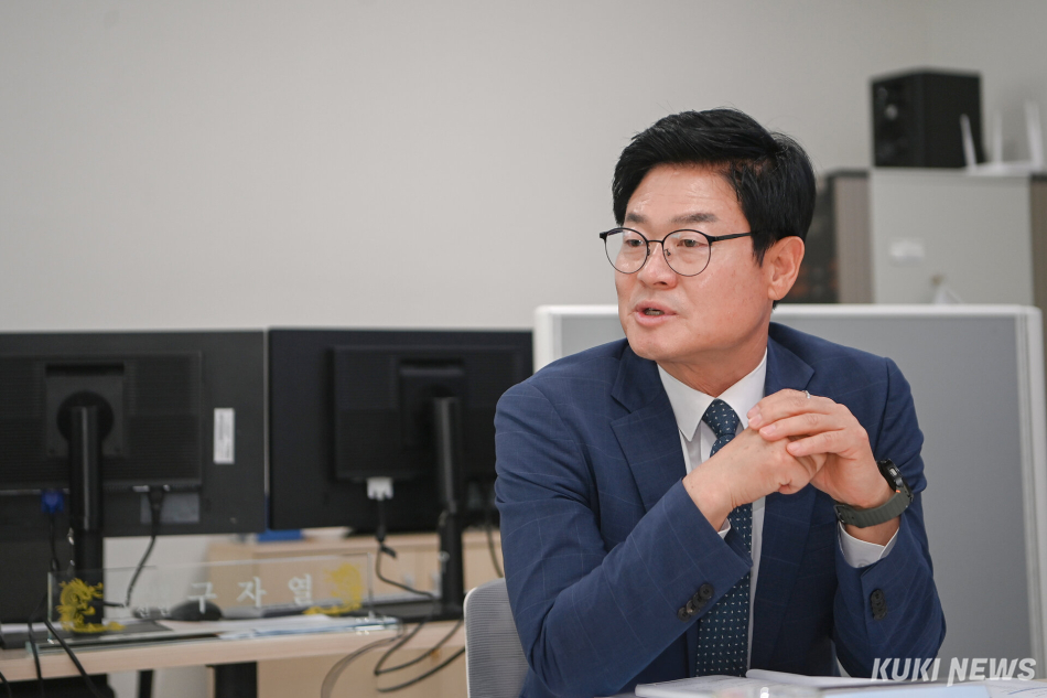 구자열 원주시장 당선인은 15일 강원 원주시 명륜1동 주민자치센터에서 원주시청 실·국별 업무보고를 받았다. 시민주권 시대 준비위원회