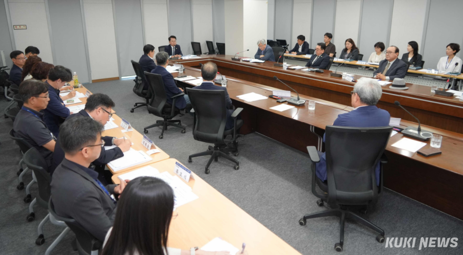 16일 춘천시청에서 개최된 춘천시 산하 공공기관 혁신 간담회