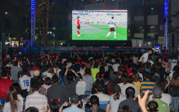 “대~한민국!” 춘천시청광장서 월드컵 합동 응원