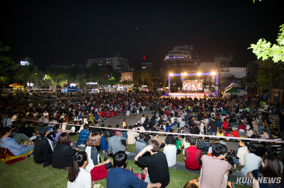 2018년 춘천시청광장에서 개최된 러시아 월드컵 응원전.