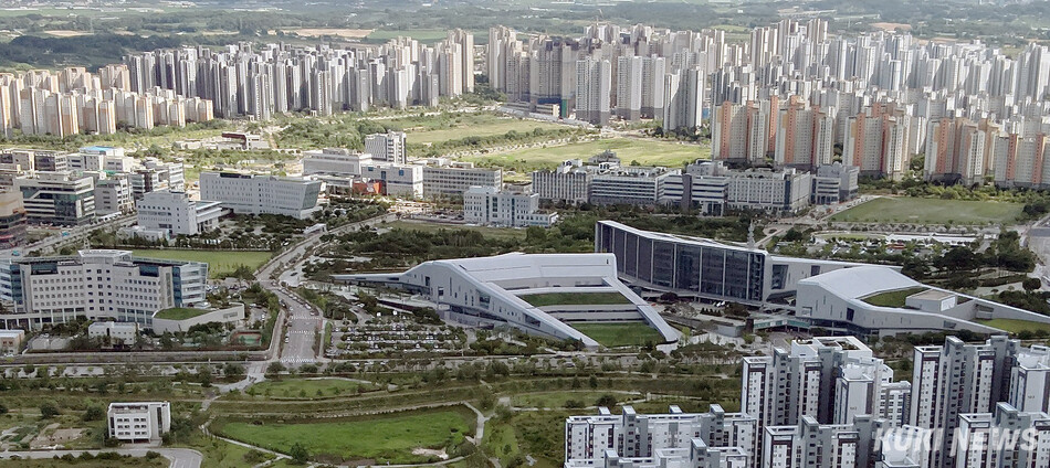 충남도청 전경.