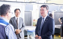 이종욱 관세청장, 국제우편 마약 차단망 점검 [쿠키포토]