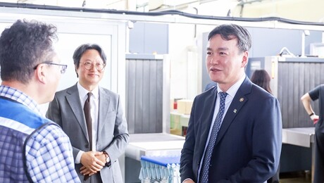 이종욱 관세청장, 국제우편 마약 차단망 점검 [쿠키포토]