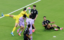 한국, 치명적인 수비 실책…멕시코전 0-1 [북중미 월드컵]