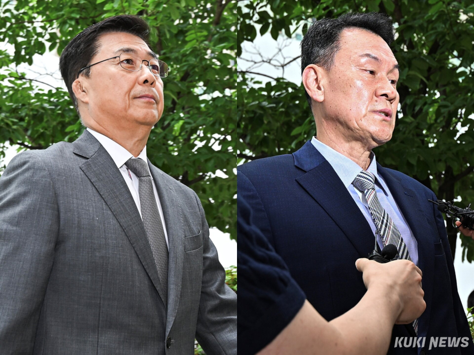 홍장원 전 국가정보원 1차장(왼쪽)과 김명수 전 합동참모본부의장이 22일 피의자 조사를 위해 22일 경기 과천시 2차 종합특검 사무실로 출석하고 있다.