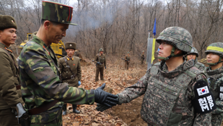 北, MDL 코앞까지 철책·지뢰지대 구축…軍 “명백한 정전협정 위반” vs 유엔사 “자동 위반 아냐”