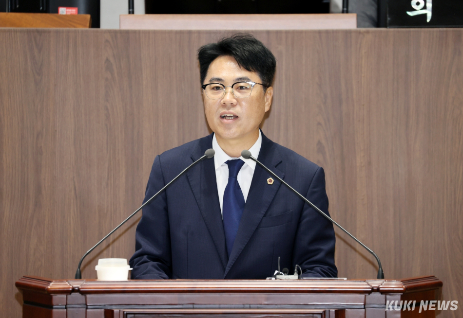 충남도의회 정병인 의원이 22일 열린 제368회 정례회 제2차 본회의에서 5분 발언을 하고 있다.