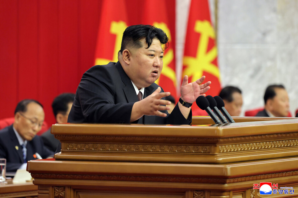 김정은 북한 국무위원장이 지난 20일부터 22일까지 열린 노동당 중앙위원회 제9기 제2차 전원회의에 참석한 모습. 연합뉴스