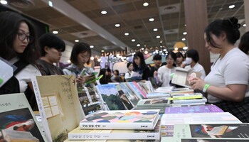문재인·정청래도 찾았다…코엑스 달군 ‘2026 서울국제도서전’