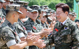 이재명 대통령, 해병대 찾아 “선택적 모병제 전환”…“징집병 최소화·첨단군 육성”
