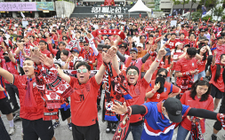 ‘32강 분수령’ 남아공전…광화문·명동·여의도 등 서울 곳곳 ‘붉은 물결’