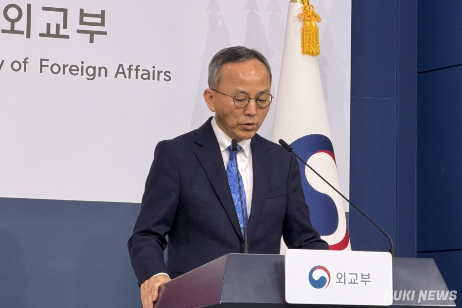 박일 외교부 대변인이 25일 서울 종로구 정부서울청사 별관 외교부에서 브리핑을 하고 있다. 유병민 기자
