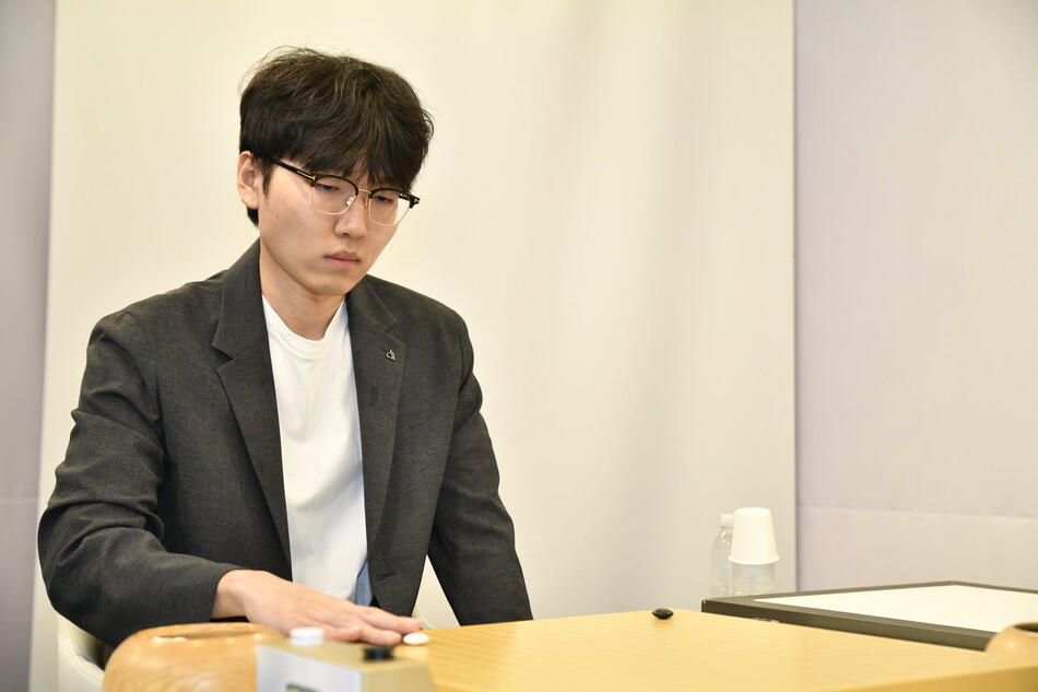 쏘팔코사놀배 6년 연속 우승을 달성한 신진서 9단. 한국기원 제공