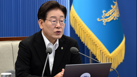 李대통령, ‘스마트 강군’ 전환 박차…미래 신안보 혁신기업 육성 전략회의 주재