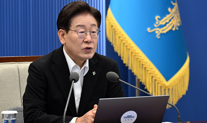 이재명 대통령이 25일 청와대에서 열린 수석보좌관회의에서 발언하고 있다. 연합뉴스