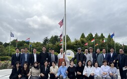 “종교를 넘어 평화로”…국제종교연합, UN묘지 참배