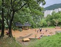 양산시, 디자인공원 ‘황토 맨발길’ 시설 보강