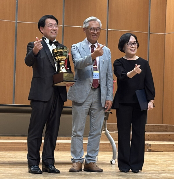 화순군은 지난 26일 열린 제34회 전남도민합창경연대회에서 여미합창단이 최고상인 대상을 수상했다고 29일 밝혔다. /화순군