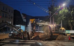 “쾅” 한밤 상수도관 파손…수성못오거리 출근길 교통 혼잡