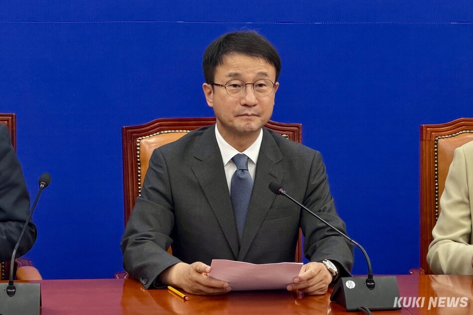 한병도 더불어민주당 원내대표가 30일 국회에서 열린 원내대책회의에 참석했다. 유병민 기자