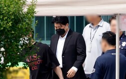 ‘음주 뺑소니’ 김호중 가석방 출소…2년1개월 만 사회 복귀
