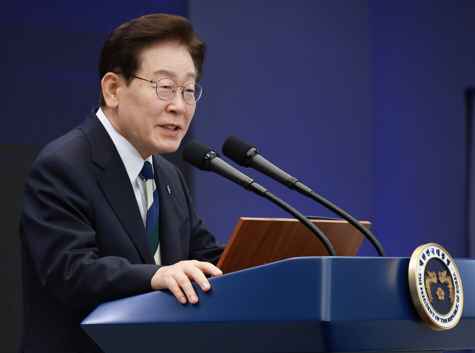 이재명 대통령이 30일 광주 김대중컨벤션센터에서 열린 서남권 첨단산업 발전비전 국민보고회에서 축사하고 있다. 연합뉴스
