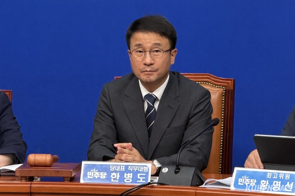 한병도 더불어민주당 당대표 직무대행 겸 원내대표가 1일 국회에서 열린 최고위원회의에 참석했다. 유병민 기자