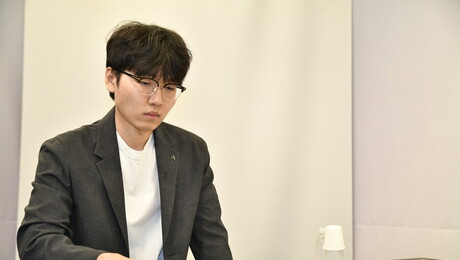 이세돌 대신 신진서…한국기원, ‘알파고 10주년 기념’ 카타고vs신진서 대결 추진 [바둑]