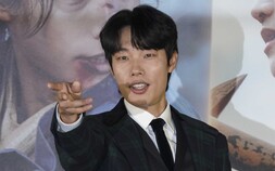 류준열, ‘지드래곤 소속사’ 갤럭시코퍼레이션 합류