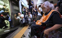 전장연, 출근길 지하철 탑승 시위 재개…“예산 없이 권리 없다”