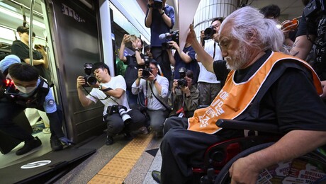 전장연, 출근길 지하철 탑승 시위 재개…“예산 없이 권리 없다”