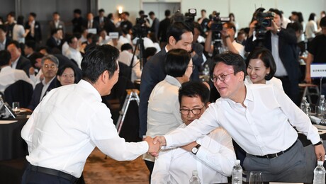 정청래·송영길·김민석 한자리에…8월 전대 앞 당권 경쟁 본격화 [쿠키포토]
