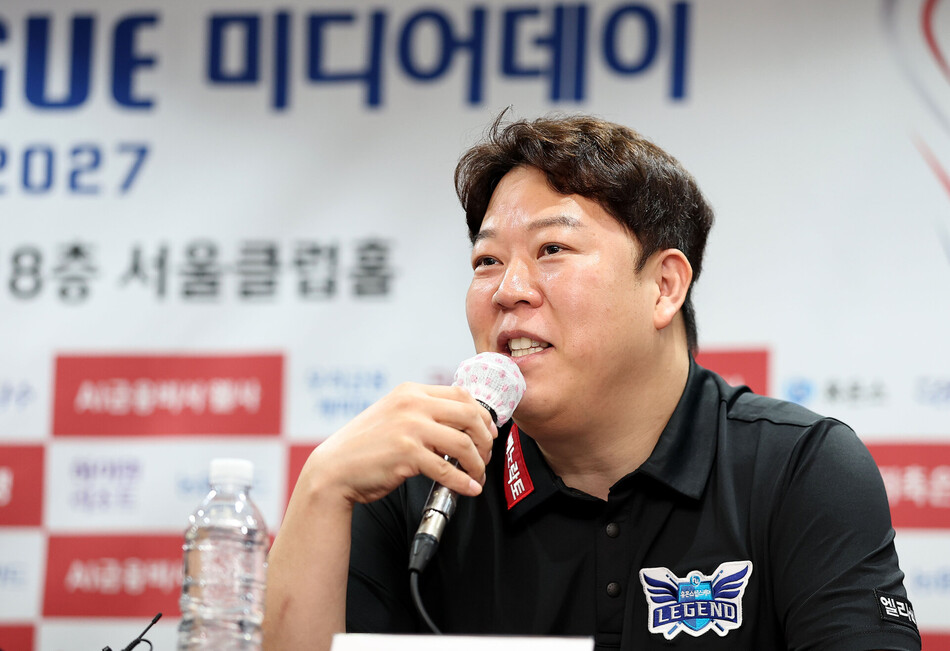 휴온스로 이적한 강동궁이 포스트시즌 진출을 다짐했다. PBA 제공