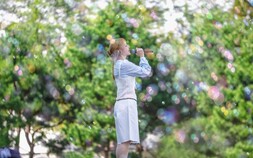 경서, 데뷔 첫 시구 도전…야구장 미니콘서트서 미발매 신곡 최초 공개