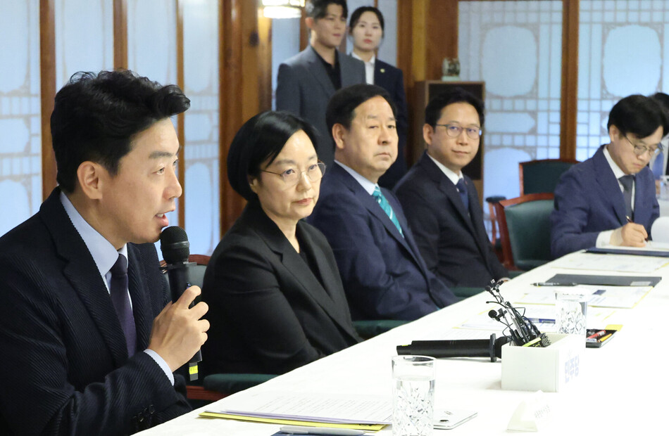 강훈식 대통령비서실장이 5일 서울 종로구 삼청동 총리공관에서 열린 고위당정협의회에서 발언하고 있다. 연합뉴스