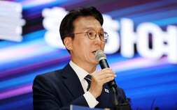 김민석, 5·18 사적서 당대표 출마 선언…“민주당 혁신하겠다”