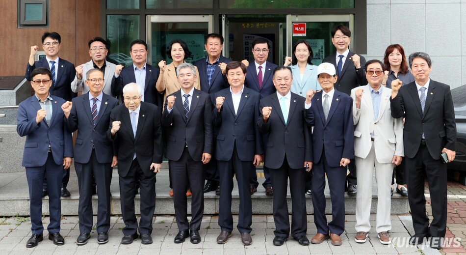 제13대 의회 원구성을 마무리한 제13대 충남도의회 전반기 의장단은 6일 도내 주요 기관 및 단체를 방문했다.충남도의회