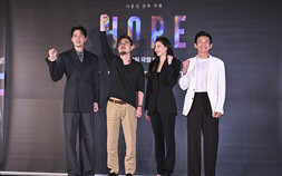 “수천 번 보고 편집”…나홍진 감독의 정수 담은 ‘호프’, 칸 찍고 韓 상륙 [쿠키 현장]
