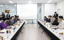 송미령 농식품부 장관, 신안 찾아 농어촌 기본소득 점검