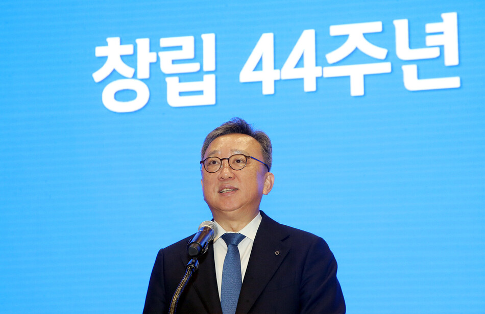 정상혁 신한은행장이 7일 서울 중구 신한은행 본점에서 창립 44주년 기념식을 진행하고 있다. 신한은행 제공