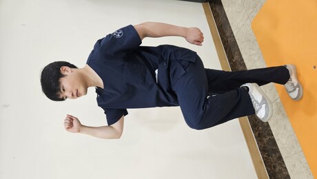 비 오는 장마철엔  ‘거실 제자리걷기’로 건강지킨다.