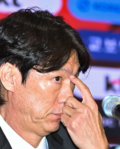 日에 한참 뒤처진 韓 축구