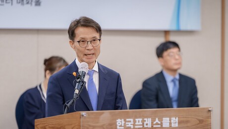 “저출산·고령화, 국가 전략 문제”…노동력·지역·국방까지 뒤흔든다