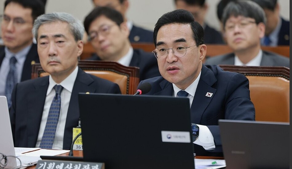 박홍근 기획예산처 장관이 9일 국회에서 열린 재정경제기획위원회 제2차 전체회의에서 의원 질의에 답하고 있다. 연합뉴스