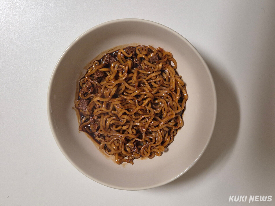 삼양식품 신제품 ‘짜르르’. 이예솔 기자