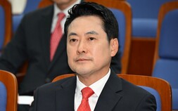 ‘강성층 결집’ 장동혁, 확장성 과제…20대·무당층선 한동훈 존재감