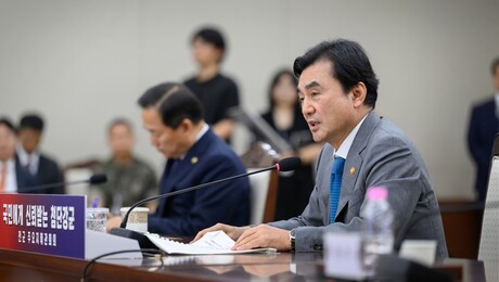 탈영이냐, 행정착오냐…안규백 ‘군무이탈 의혹’ 진실공방