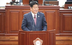 [포토]태백시의회 개원식 참석한 이상호 태백시장