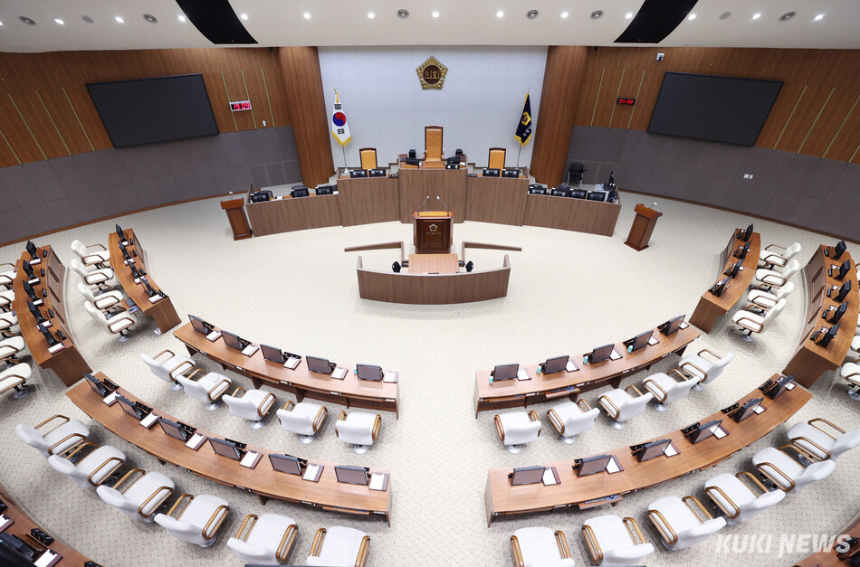 충남도의회 본회의장.