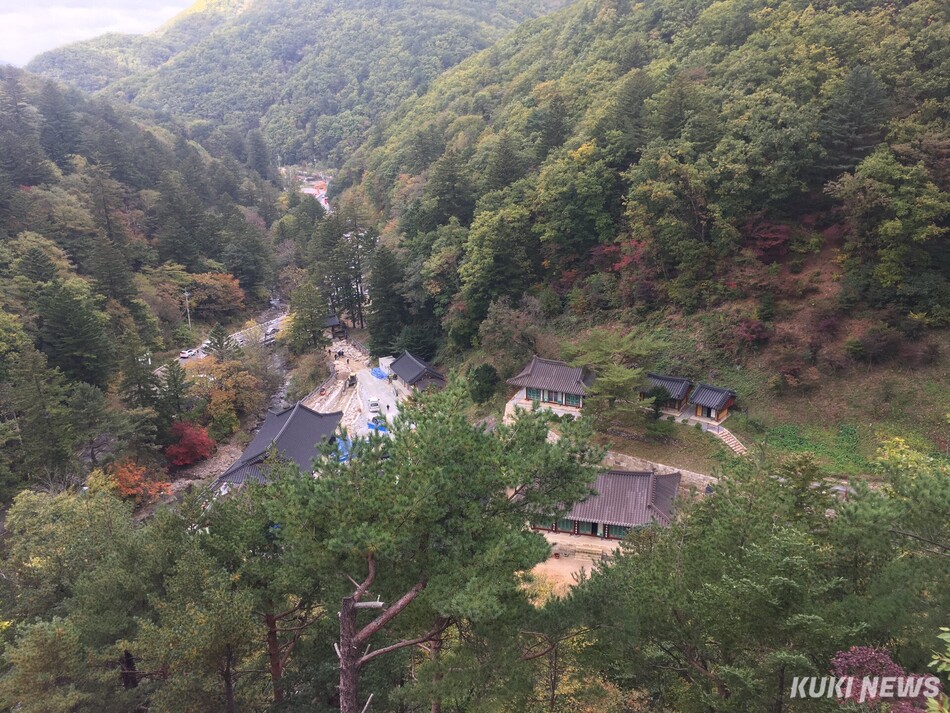천년 산사 ‘정암사’가 국가유산을 활용한 대표문화 프로그램을 선보이고 있다. 정암사 산사 풍경. 윤수용 기자
